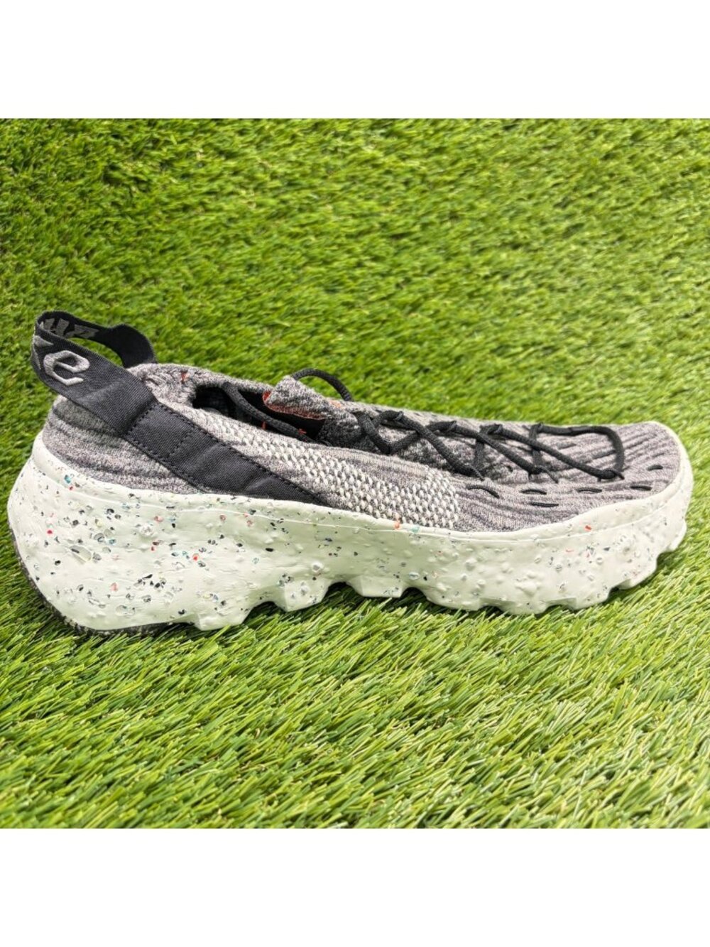 Nike Space Hippie 04 Mens Size 9.5 Gray White Athletic Running Shoes Sneakers